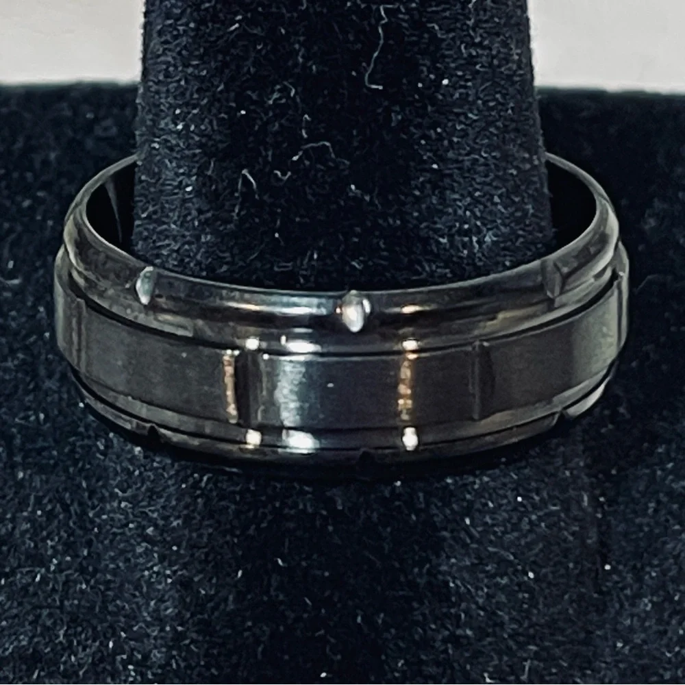 Titanium sleek black